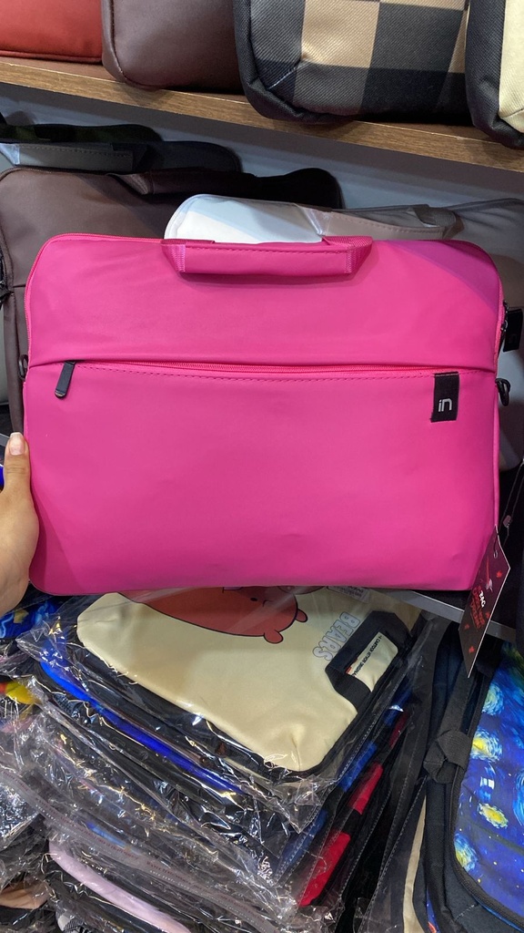 dot LEATHER LAPTOPSLEEVE