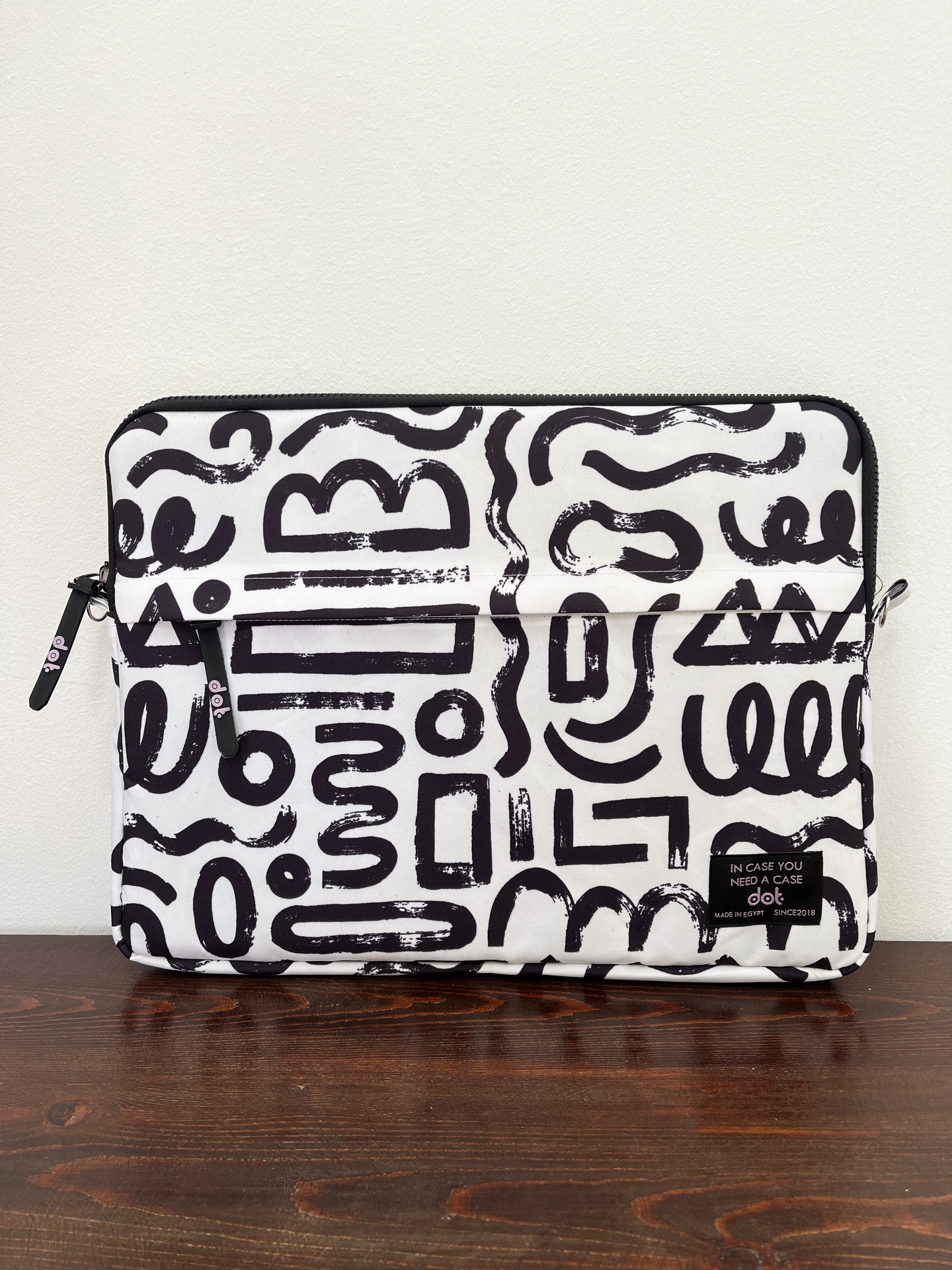 dot Abstract doodles in white 15.6 inch Laptop Sleeve